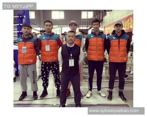 中国跆拳道选手勇夺世锦赛金牌 教练组泪洒赛场见证辉煌时刻